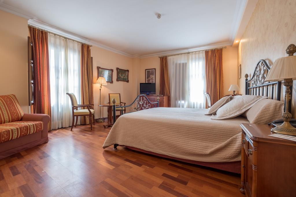 Condesa De Chinchon Hotel Exterior photo